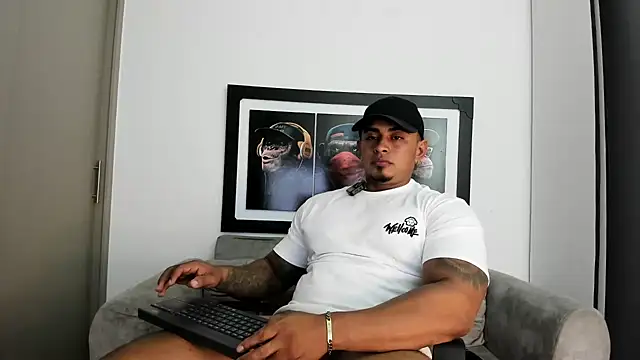 Maxkarther online show from December 17, 2025, 8:04 pm