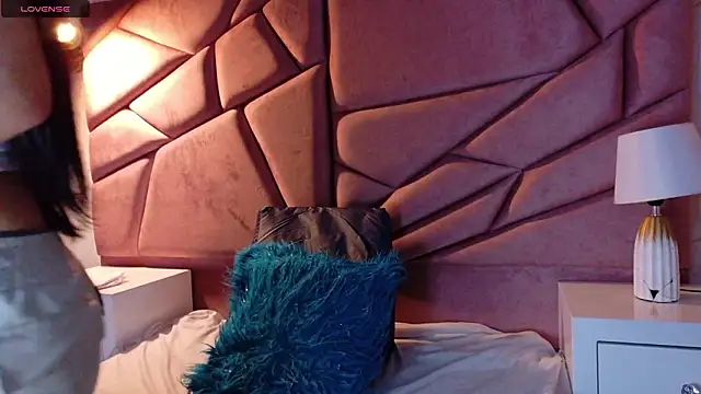 Snapshot of idk_24_ chatting on February 24, 2026, 12:30 am idk 24 online show from February 24, 2026, 12:30 am