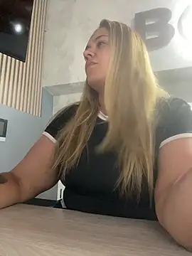 Snapshot of LoreinnFox chatting on March 29, 2026, 7:36 pm LoreinnFox online show from March 29, 2026, 7:36 pm