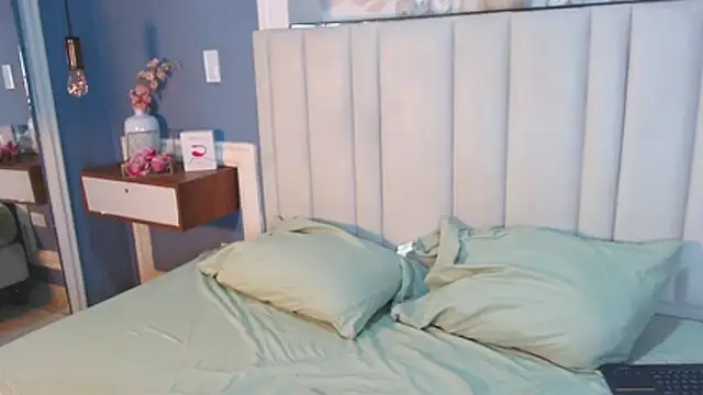 Chelseadow online show from April 5, 2026, 1:14 am