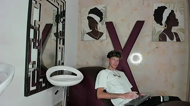 COUPLES BOYS online show from May 14, 2026, 7:31 pm