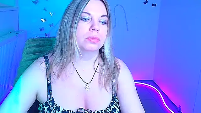 Amanda Swannn online show from April 14, 2026, 5:46 am