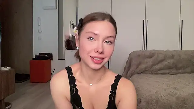 girlfromblushland online show from January 7, 2026, 12:07 pm