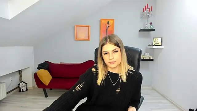 SarahOwenn online show from December 22, 2025, 10:18 pm