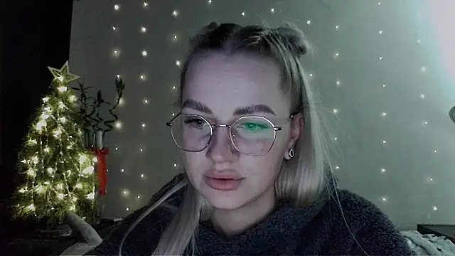 Whitehex666 online show from December 22, 2025, 5:10 pm