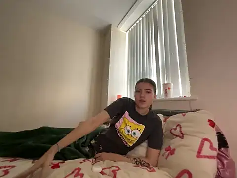 lucyx xx online show from February 24, 2026, 4:05 pm