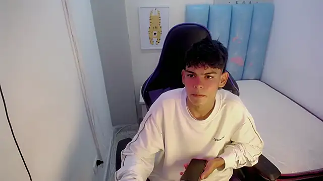 Snapshot of Lil_babyyy_ chatting on December 1, 2025, 3:11 am Lil babyyy online show from December 1, 2025, 3:11 am