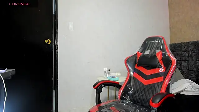 Brizza H033 online show from February 5, 2026, 8:57 pm