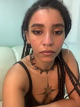 Lillith Bloom online show from April 3, 2026, 2:48 pm