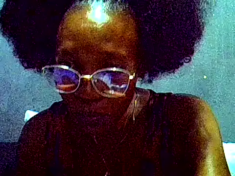 PreettyTee online show from April 12, 2026, 2:16 am