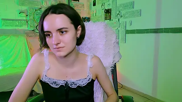 KateWillows online show from February 11, 2026, 4:06 am