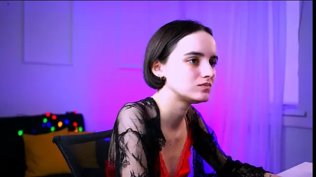 KateWillows online show from February 20, 2026, 4:53 am