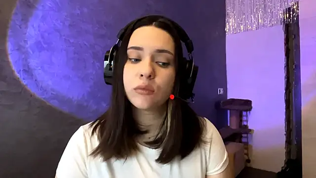 AngeliqueSulima online show from December 16, 2025, 7:02 am