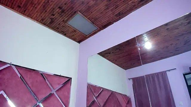 Snapshot of MeganDangelo chatting on February 10, 2026, 9:41 pm MeganDangelo online show from February 10, 2026, 9:41 pm