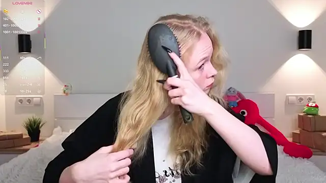 GhisllaineWestler online show from February 16, 2026, 4:19 am