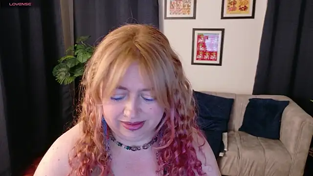 Snapshot of MilfArlet chatting on January 12, 2026, 7:30 pm MilfArlet online show from January 12, 2026, 7:30 pm