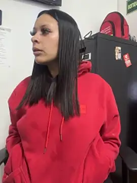 CRISTAL VIOLETA online show from December 17, 2025, 12:44 pm