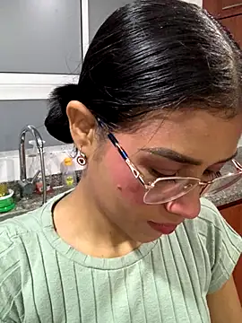 Snapshot of AnitaDuque chatting on December 14, 2025, 12:49 am AnitaDuque online show from December 14, 2025, 12:49 am