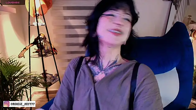 AryRousse online show from May 6, 2026, 4:52 am