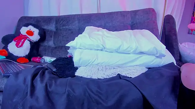 Snapshot of BonnieRitz chatting on November 30, 2025, 12:53 pm BonnieRitz online show from November 30, 2025, 12:53 pm