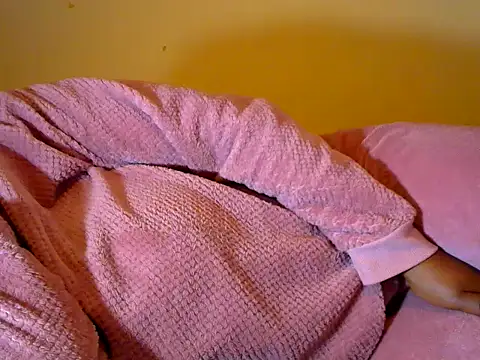 MagicBOOBS20 online show from April 20, 2026, 9:27 pm