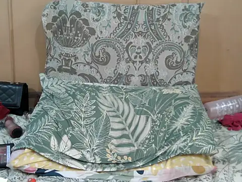 Snapshot of naughty_horny_bitch chatting on February 16, 2026, 7:04 am naughty horny bitch online show from February 16, 2026, 7:04 am