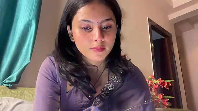 Piyyuu online show from April 13, 2026, 6:46 pm