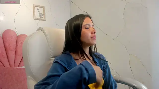 Cherrybombs  online show from February 17, 2026, 12:45 pm