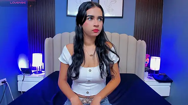 Snapshot of Miia_cute18 chatting on December 3, 2025, 11:41 am Miia cute18 online show from December 3, 2025, 11:41 am