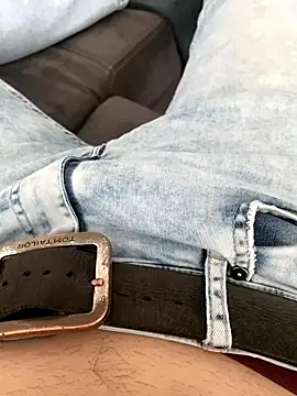 Snapshot of Magicboysz chatting on December 3, 2025, 2:15 pm Magicboysz online show from December 3, 2025, 2:15 pm