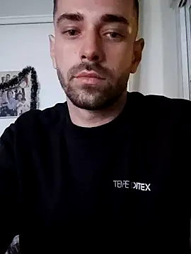 Snapshot of Elchicomalo29 chatting on January 10, 2026, 11:20 pm Elchicomalo29 online show from January 10, 2026, 11:20 pm