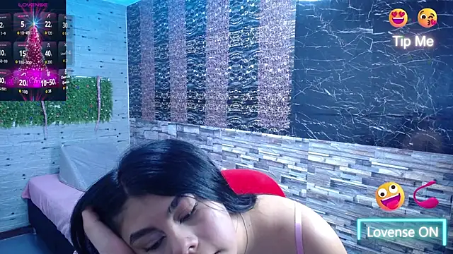 emma petit07 online show from December 13, 2025, 7:53 pm