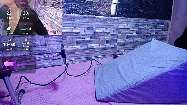 emma petit07 online show from December 18, 2025, 7:42 pm