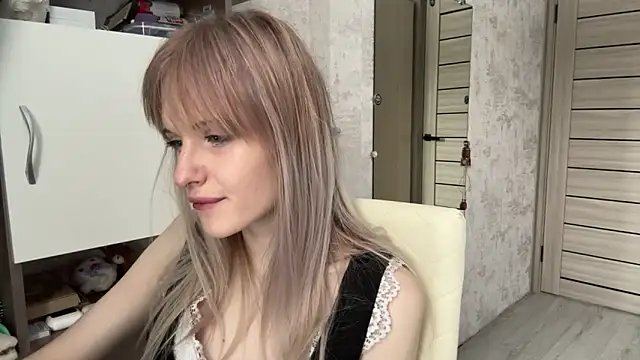 Snapshot of CelenFomes chatting on February 5, 2026, 7:35 am CelenFomes online show from February 5, 2026, 7:35 am