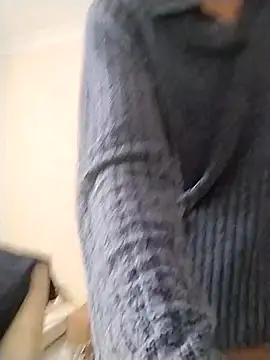 Amy01112 online show from April 9, 2026, 9:47 am