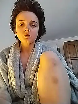 Amy01112 online show from June 18, 2026, 7:29 pm