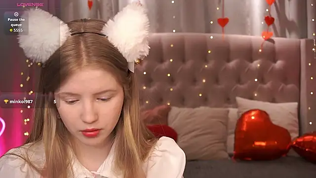 LilianHoward online show from February 15, 2026, 12:25 pm