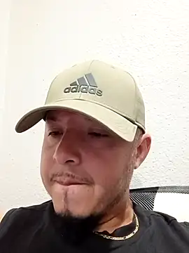 Snapshot of Lalin2323 chatting on February 14, 2026, 1:24 am Lalin2323 online show from February 14, 2026, 1:24 am