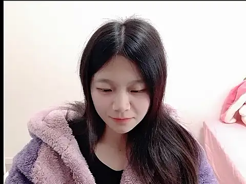 youyou-66 online show from December 18, 2025, 5:46 am