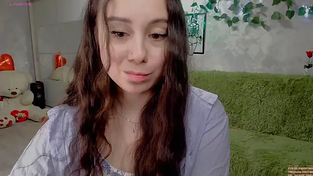 AlinaEleven online show from June 18, 2026, 9:41 pm