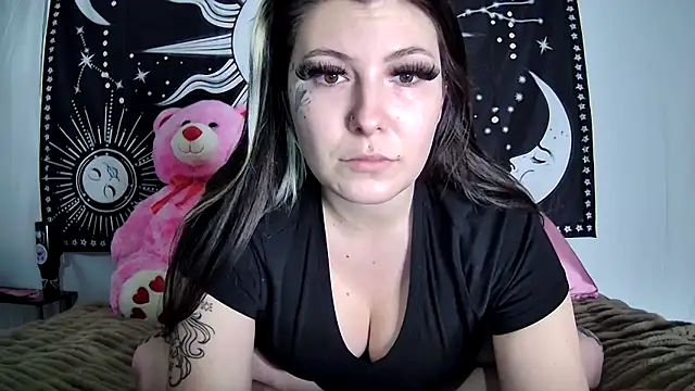 Snapshot of Maexoxo chatting on February 19, 2026, 5:03 am Maexoxo online show from February 19, 2026, 5:03 am