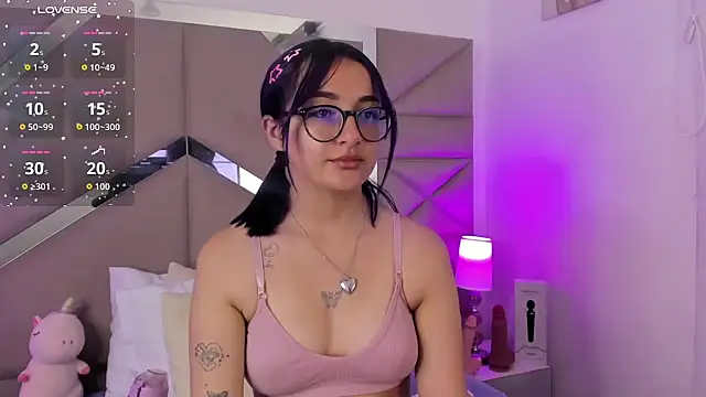 Dreammy Kitty online show from May 27, 2026, 1:08 pm