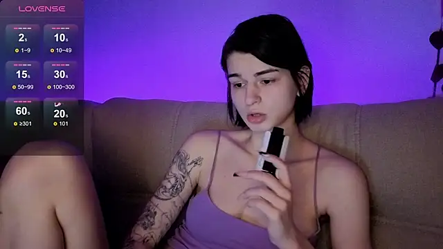 lololozhechka online show from February 18, 2026, 6:59 pm