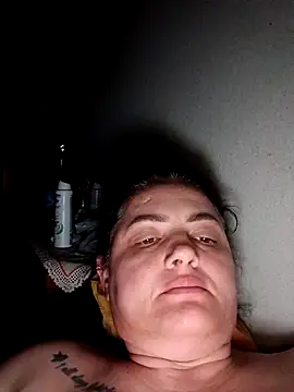 Snapshot of gini92 chatting on April 5, 2026, 8:39 pm gini92 online show from April 5, 2026, 8:39 pm