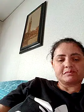 Snapshot of gini92 chatting on April 6, 2026, 6:03 am gini92 online show from April 6, 2026, 6:03 am