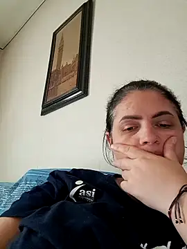 Snapshot of gini92 chatting on April 11, 2026, 7:02 am gini92 online show from April 11, 2026, 7:02 am