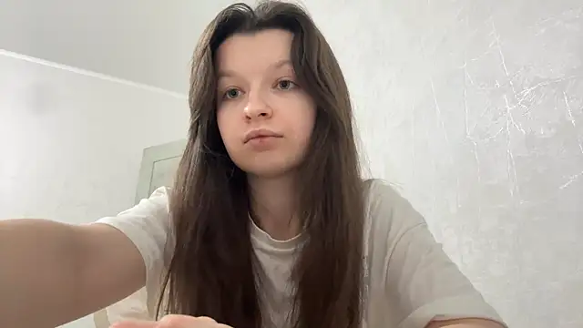 EllieBerrie online show from December 17, 2025, 5:30 pm