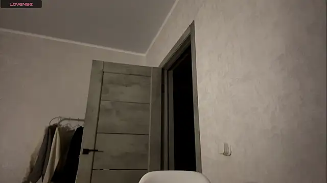 Snapshot of EllieBerrie chatting on March 7, 2026, 5:32 pm EllieBerrie online show from March 7, 2026, 5:32 pm