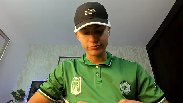 Snapshot of Lander_Cruz chatting on April 21, 2026, 8:44 pm Lander Cruz online show from April 21, 2026, 8:44 pm