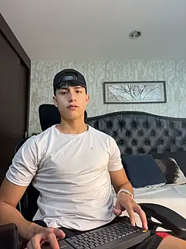 Snapshot of Lander_Cruz chatting on May 7, 2026, 3:06 pm Lander Cruz online show from May 7, 2026, 3:06 pm